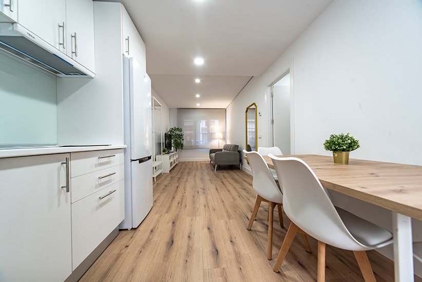 Apartamentos 3 habitaciones Coliving Bajo Salon Cocina 05